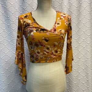 579 size XS Y2K Mustard Floral Wrap‎ Crop Top flair sleeve boho flowy soft